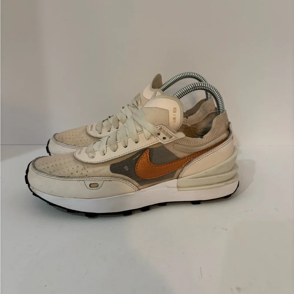 Nike waffle one size 7